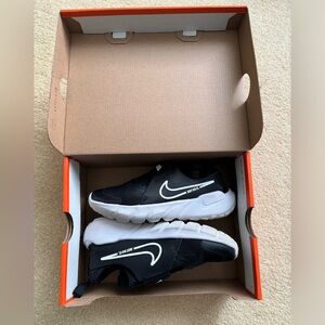 Nike Flex Runner 2 (Size 2)